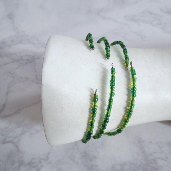 NWOT Artisan Handmade Green & Turquoise Adjustable Comfortable Stretch Bracelet - Picture 3 of 4